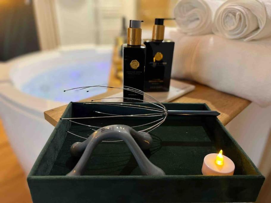 Suite Love Jacuzzi Montévrain Buitenkant foto