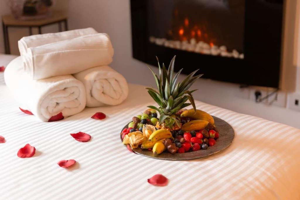 Suite Love Jacuzzi Montévrain Buitenkant foto