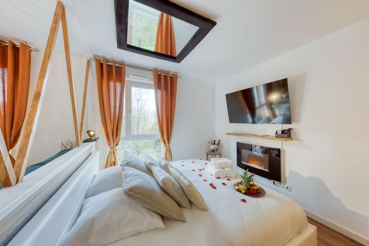 Suite Love Jacuzzi Montévrain Buitenkant foto