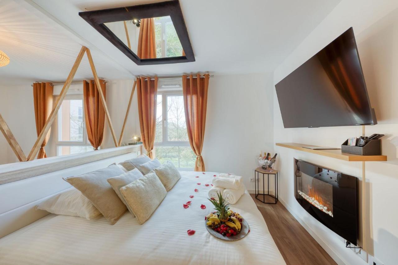 Suite Love Jacuzzi Montévrain Buitenkant foto